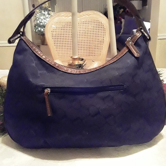 Chaps shoulder bag - Picture 2 of 8